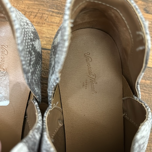 Universal thread booties - Picture 3 of 3